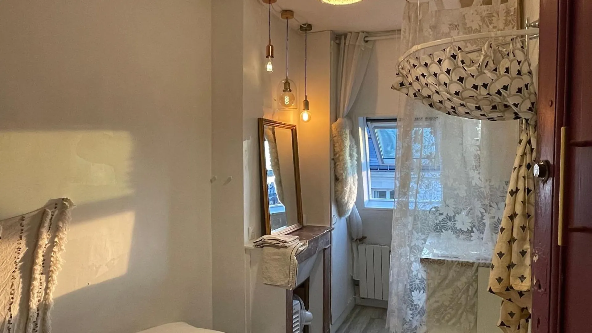 Belle Chambre Paris 0*,